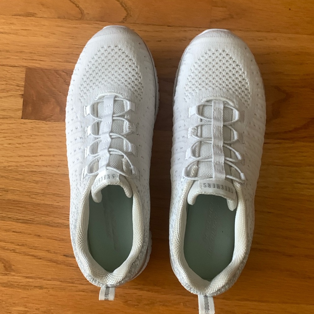 Skechers pull on sneakers